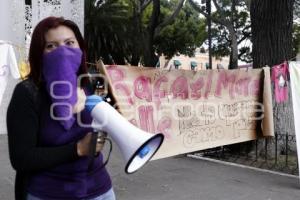 MUJERES VIVAS, LIBRES Y PRESENTES