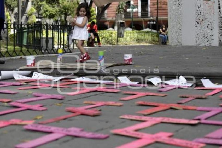 MUJERES VIVAS, LIBRES Y PRESENTES