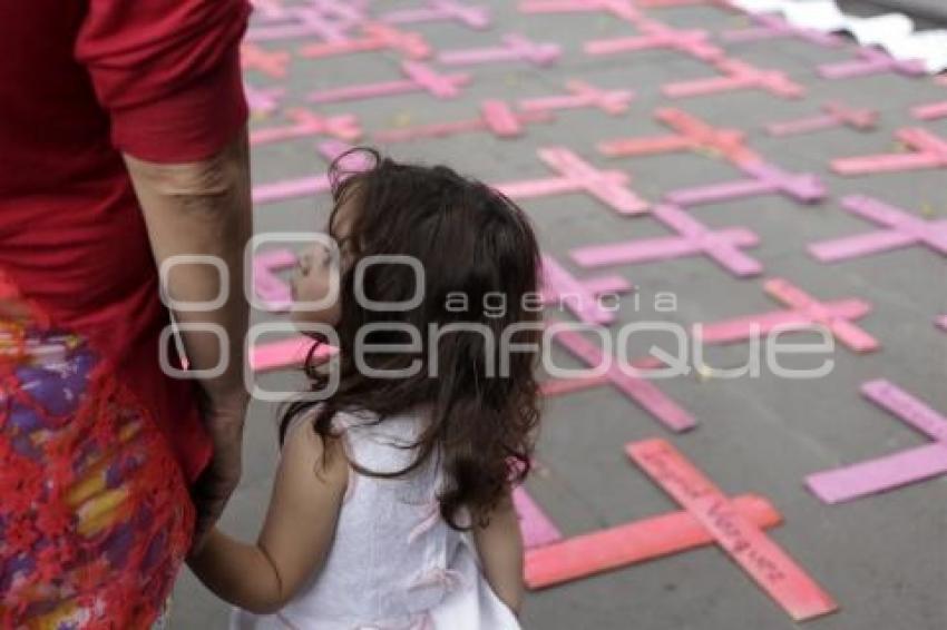 MUJERES VIVAS, LIBRES Y PRESENTES