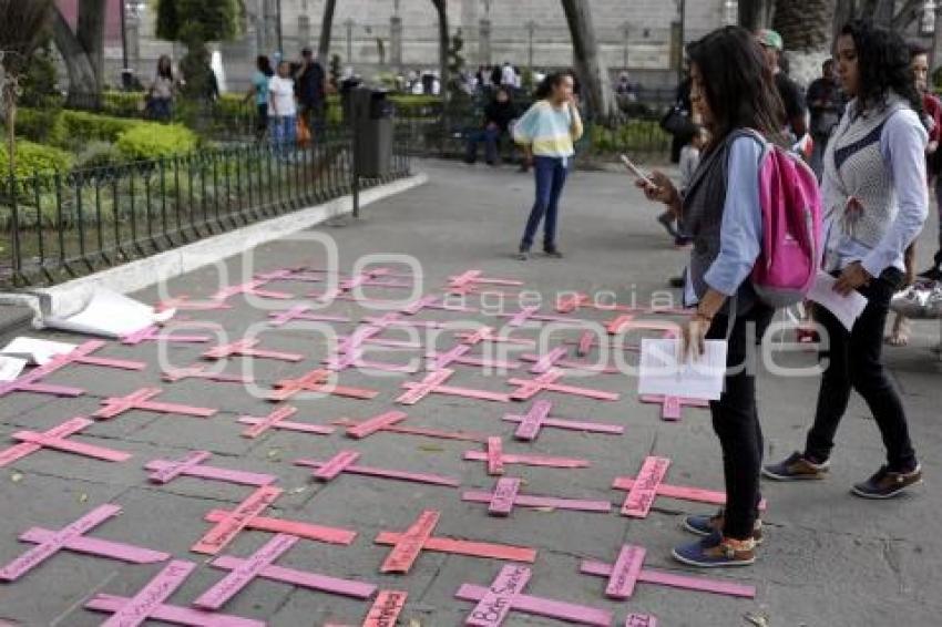 MUJERES VIVAS, LIBRES Y PRESENTES