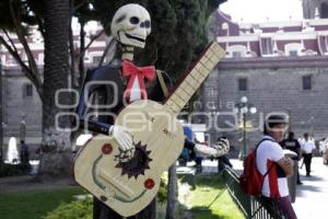 CALAVERAS . ZÓCALO