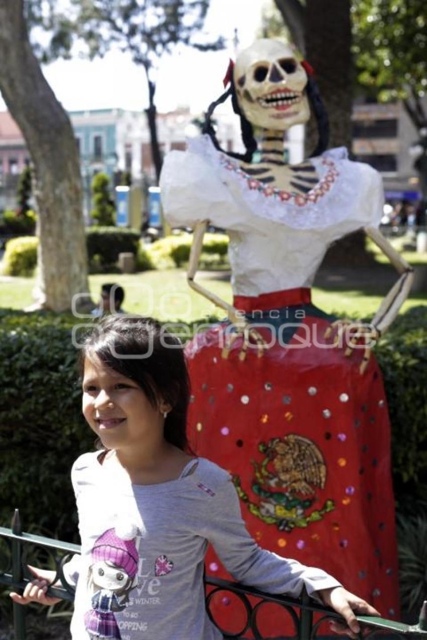 CALAVERAS . ZÓCALO