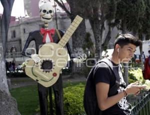 CALAVERAS . ZÓCALO