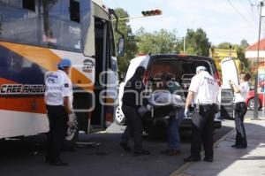 MUERE AL ABORDAR TRANSPORTE PÚBLICO