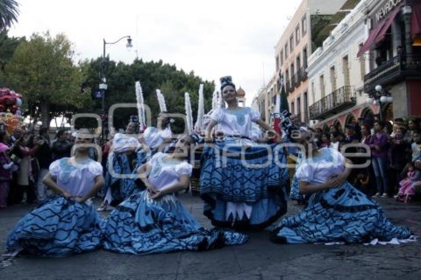 DESFILE DEL FESTIVAL FOLKLÓRICO INTERNACIONAL