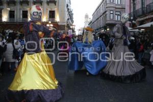 FESTIVAL CON LOS PIES POR DELANTE