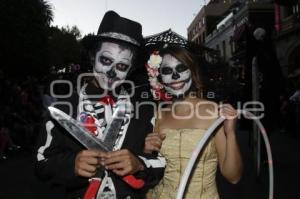 FESTIVAL CON LOS PIES POR DELANTE