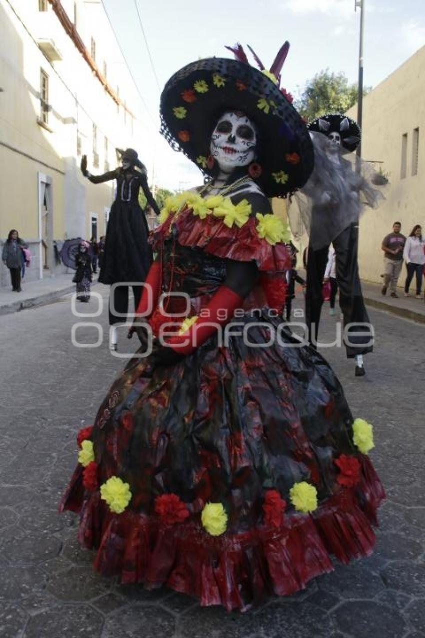 FESTIVAL CON LOS PIES POR DELANTE