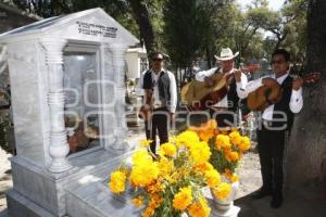 DÍA DE MUERTOS . PANTEONES