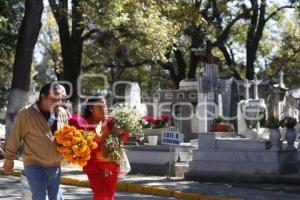 DÍA DE MUERTOS . PANTEONES