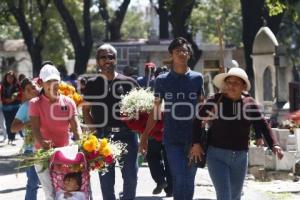 DÍA DE MUERTOS . PANTEONES