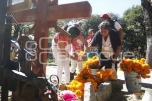 DÍA DE MUERTOS . PANTEONES