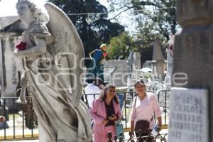 DÍA DE MUERTOS . PANTEONES