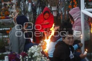 DÍA DE MUERTOS . PANTEONES