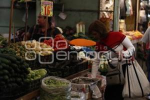 MERCADOS . ECONOMÍA