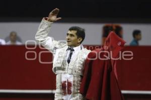 TOROS . JOSELITO ADAME