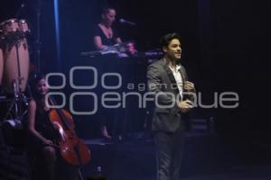 CONCIERTO . CARLOS RIVERA