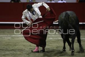 TOROS . JOSELITO ADAME