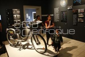 EXPOSICIÓN BICICLETA