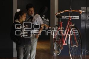 EXPOSICIÓN BICICLETA