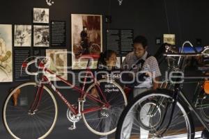 EXPOSICIÓN BICICLETA