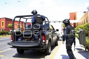 SEGURIDAD . POLICÍAS