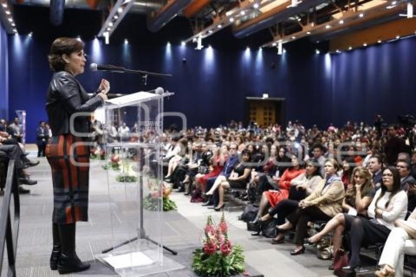 ROSARIO ROBLES . FORO PORQUE SOY MUJER