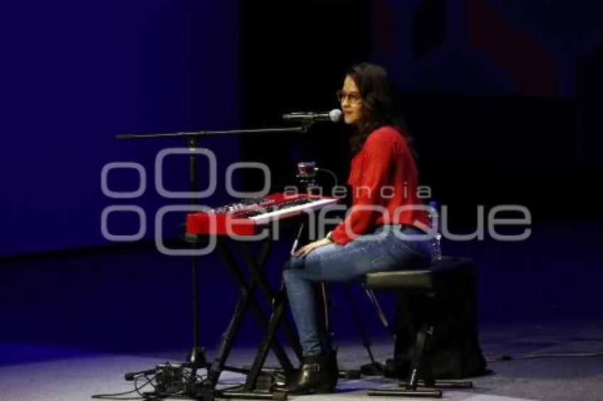 CIUDAD DE LAS IDEAS 2016 .  XIMENA SARIÑANA