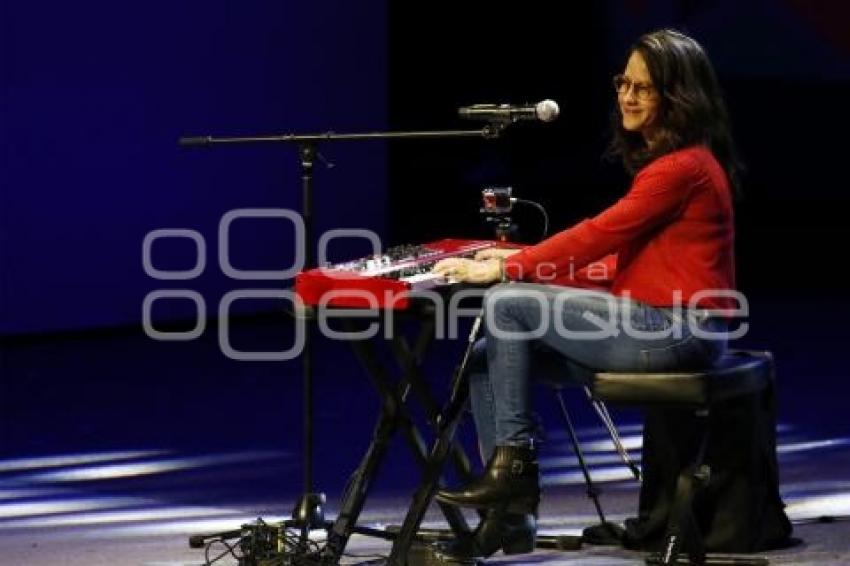 CIUDAD DE LAS IDEAS 2016 .  XIMENA SARIÑANA