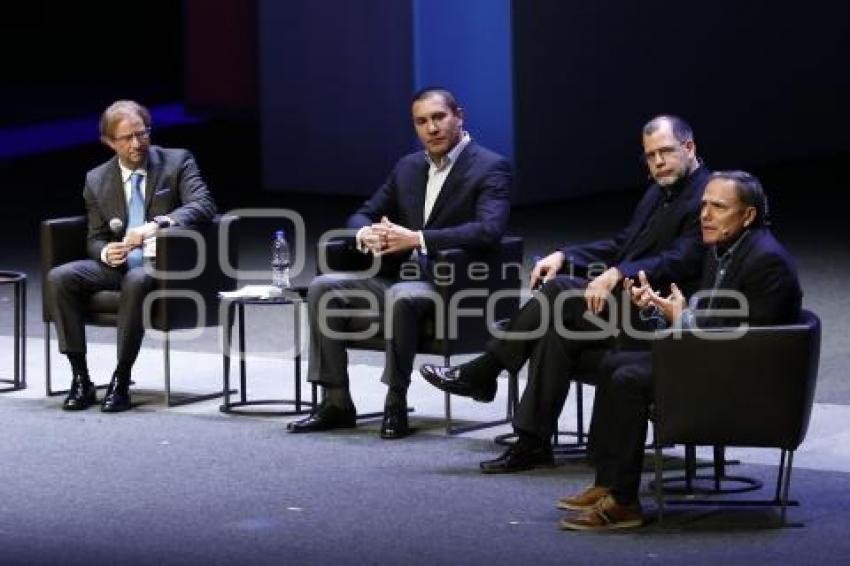 CIUDAD DE LAS IDEAS 2016 . DEBATE TRUMP VS TRUMP