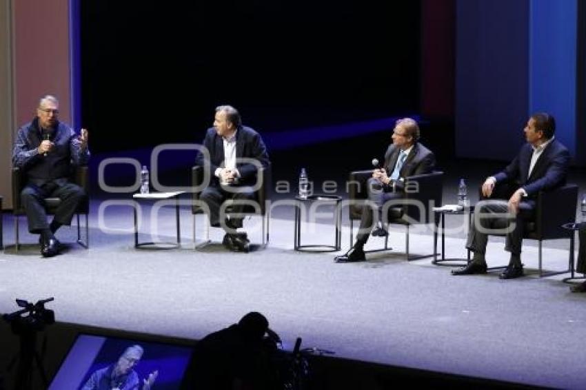 CIUDAD DE LAS IDEAS 2016 . DEBATE TRUMP VS TRUMP