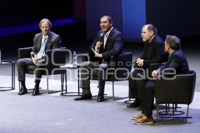 CIUDAD DE LAS IDEAS 2016 . DEBATE TRUMP VS TRUMP