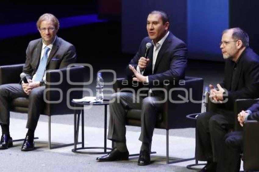 CIUDAD DE LAS IDEAS 2016 . DEBATE TRUMP VS TRUMP