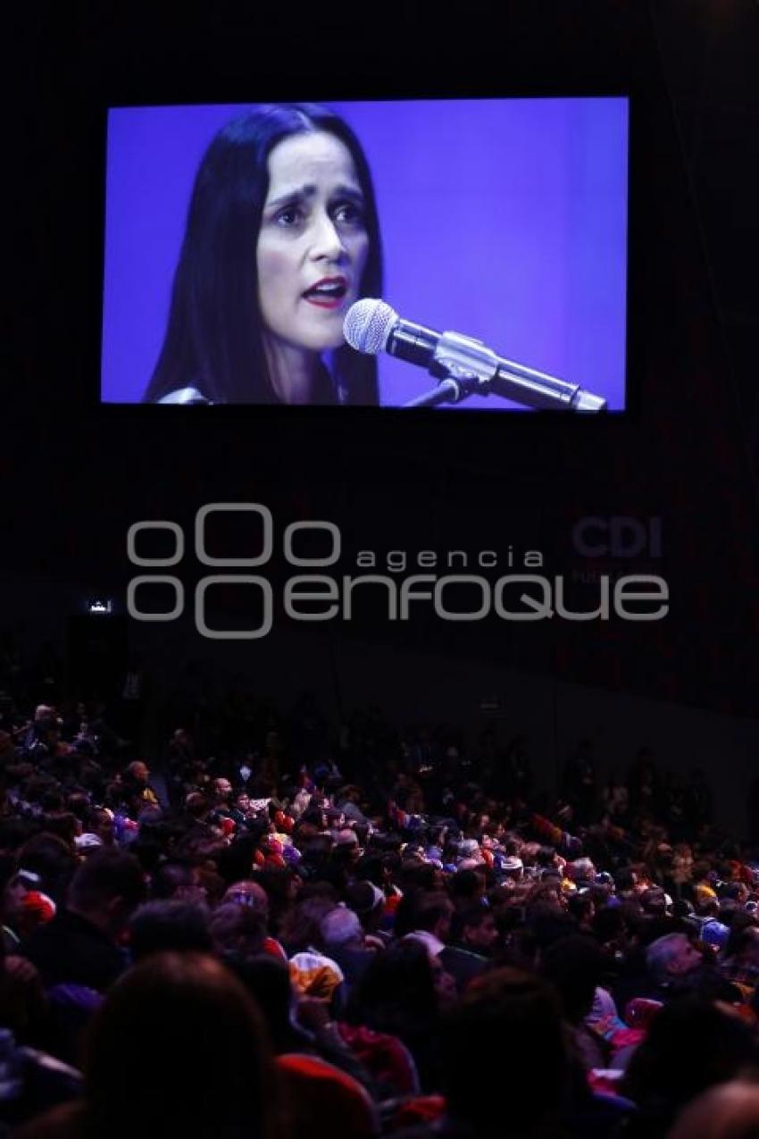 CIUDAD DE LAS IDEAS 2016 .  JULIETA VENEGAS