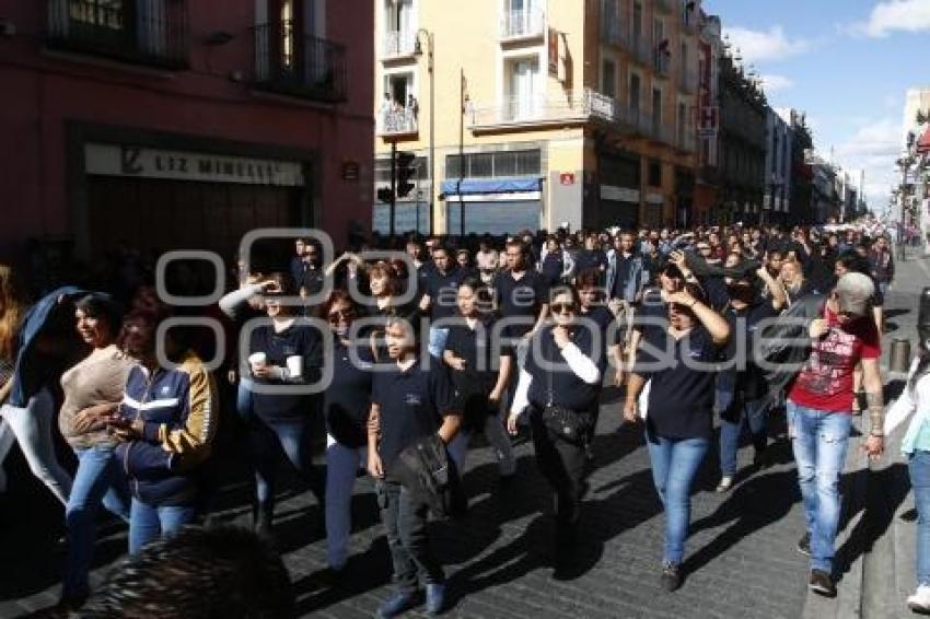 DESFILE TRABAJADORES CSR