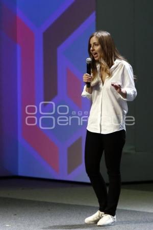 CIUDAD DE LAS IDEAS 2016 .  MARÍA KONNIKOVA