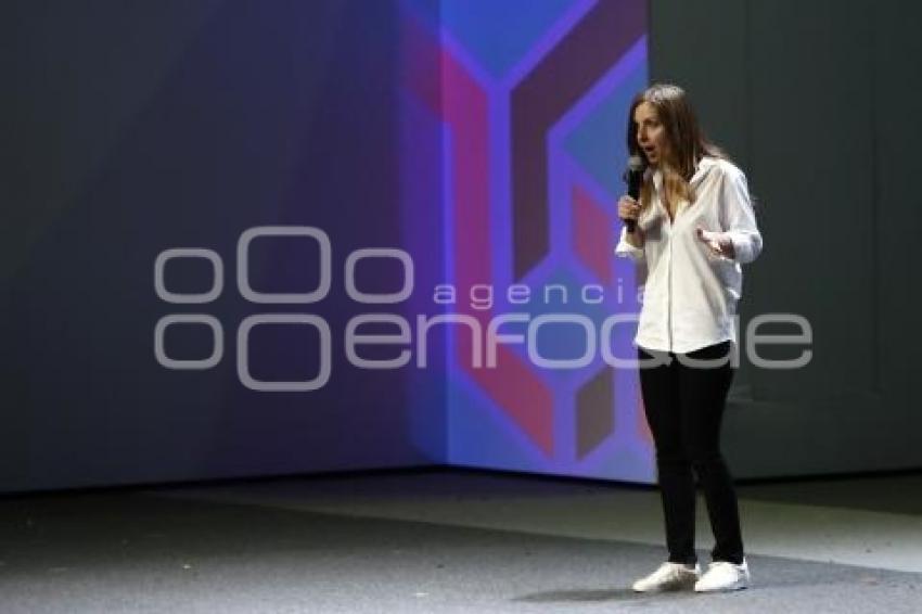 CIUDAD DE LAS IDEAS 2016 .  MARÍA KONNIKOVA