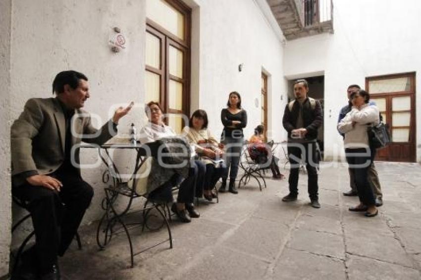 ACTIVISTAS DEFIENDEN CASA DEL ESCRITOR