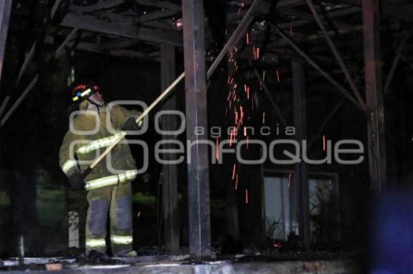 INCENDIO CARRO ALEGÓRICO