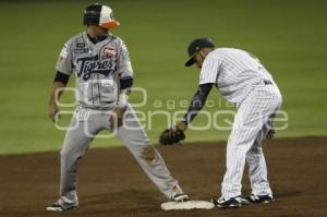 BÉISBOL . PERICOS VS TIGRES