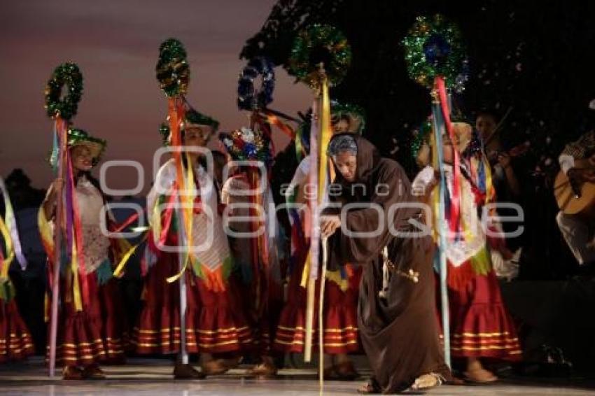 BUAP. ENCENDIDO ÁRBOL DE NAVIDAD