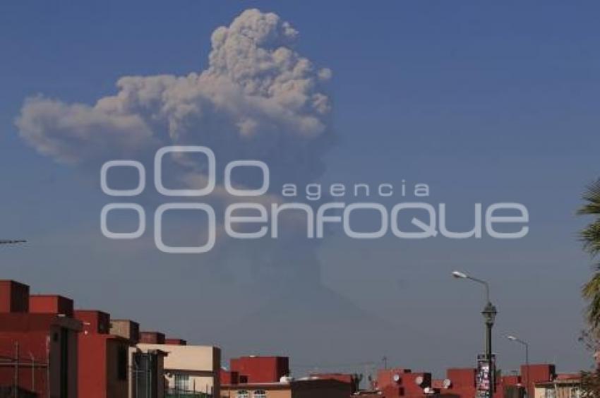 VOLCÁN POPOCATÉPETL . FUMAROLA