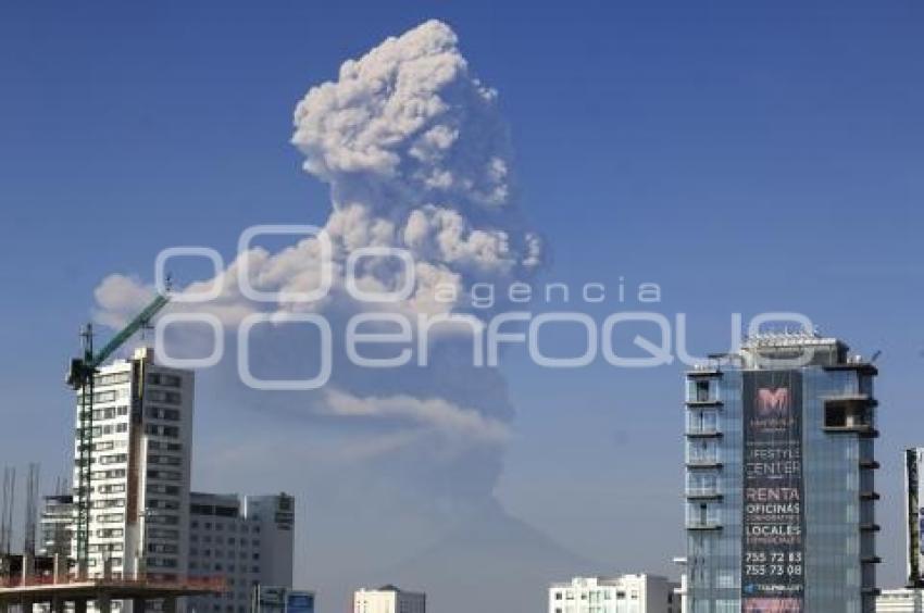 VOLCÁN POPOCATÉPETL . FUMAROLA