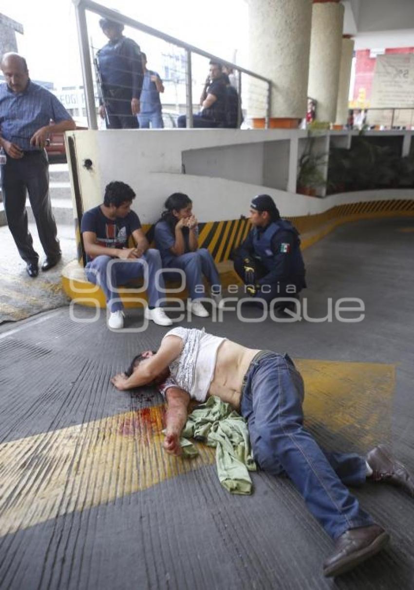 LADRÓN GOLPEADO POR ESTUDIANTES