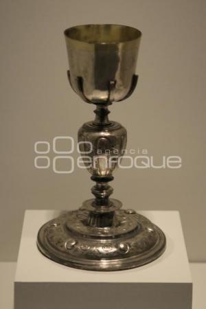 EXPOSICIÓN AL CANTO DE LAS QUIMERAS