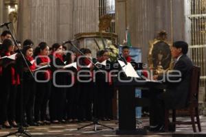 CORO NAVIDEÑO . CATEDRAL