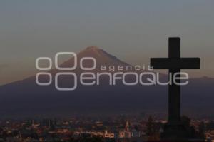 VOLCÁN POPOCATÉPETL . AMANECER