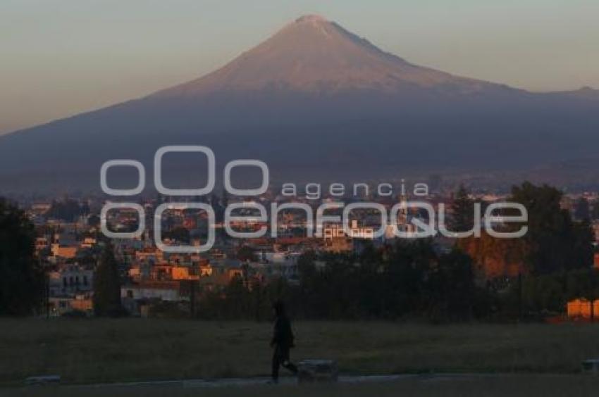 VOLCÁN POPOCATÉPETL . AMANECER