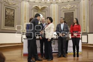 CONGRESO . MEDALLA AL MÉRITO DOCENTE