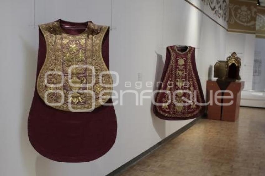 EXPOSICIÓN ORNAMENTOS ARMADURAS DE LA FE
